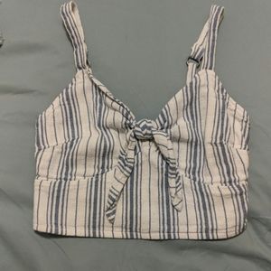 Hollister Woven Beach Material Crop